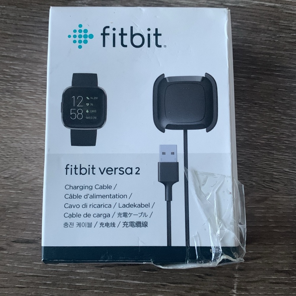 LMT: Fitbit Versa 2 Straps, Bumpers and Chargers (watch is not included). - Picture 4 of 16